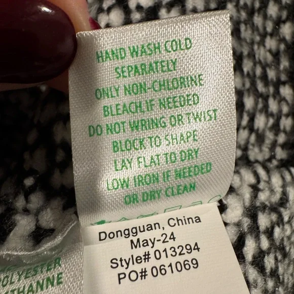 Lilly Pulitzer Cormac Sweater Set Size XL - Picture 7 of 9